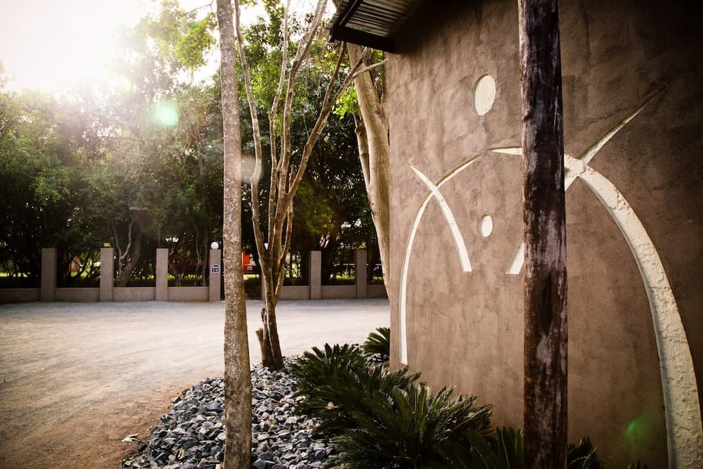 Emdoneni Lodge