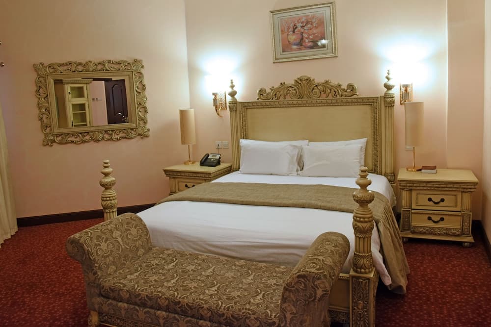 Imperial Royale Hotel