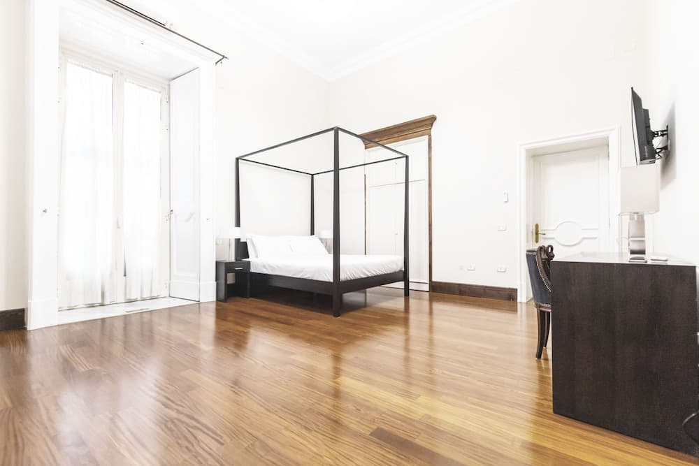 Gramsci Suites
