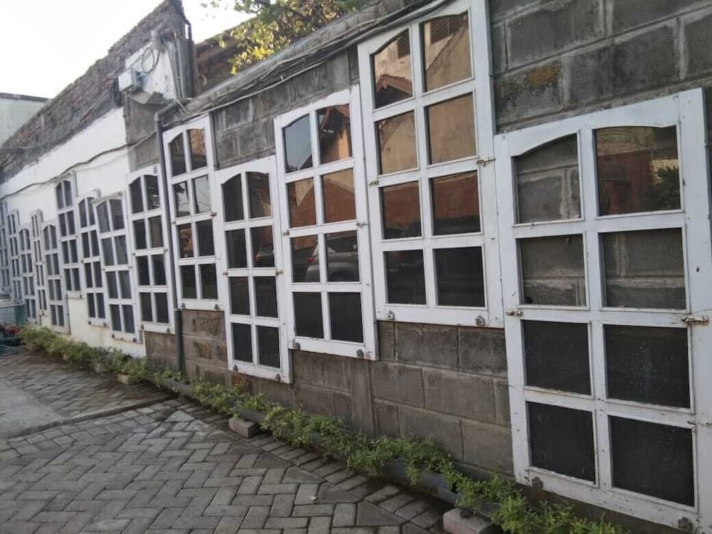 Coconut Hotel - Hostel