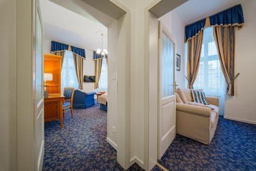 Ontario Hotel Garni