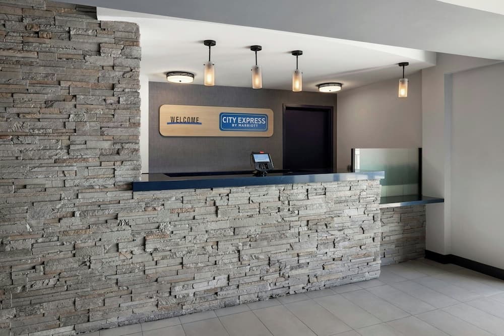 City Express By Marriott Manhattan Beach