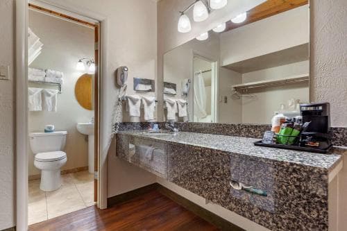 Harmony Inn & Suites