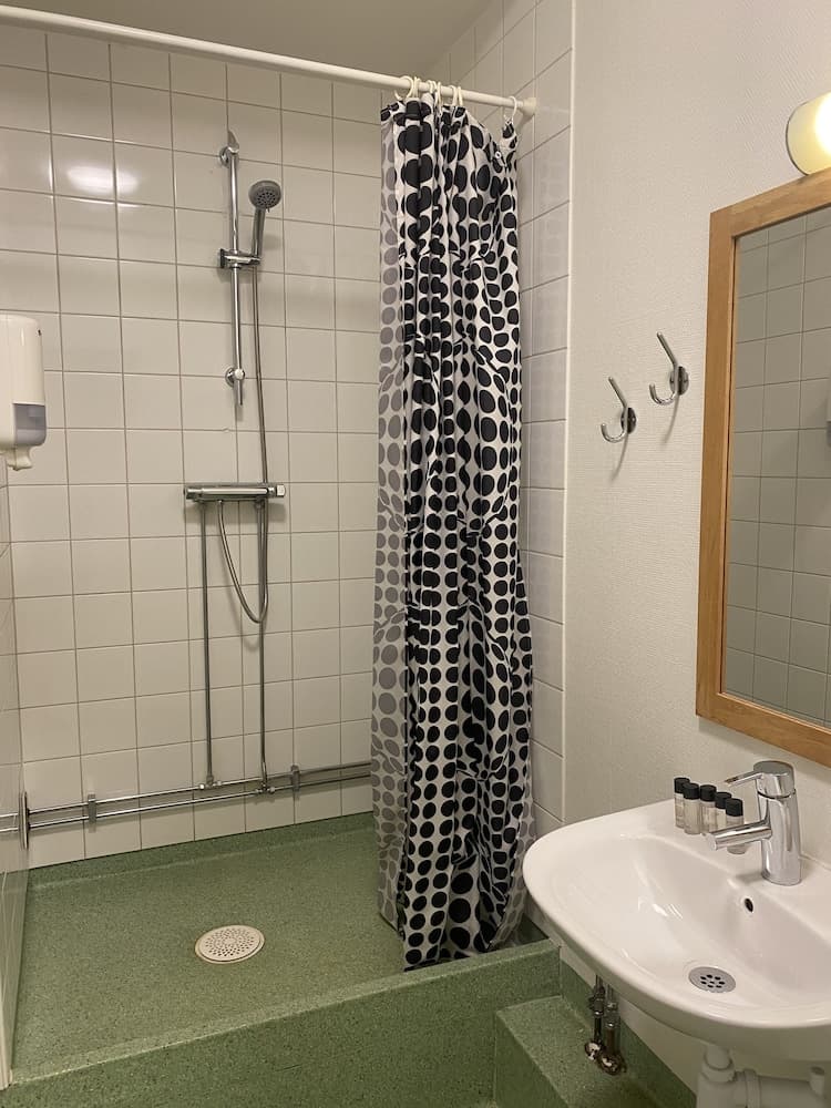 Metro Hotel