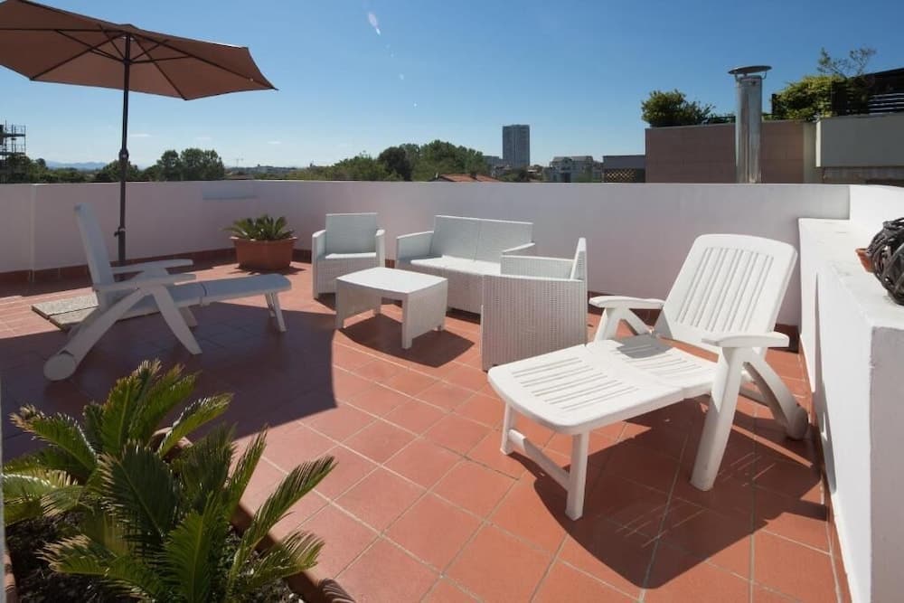 Residence 2 Studio and Suites