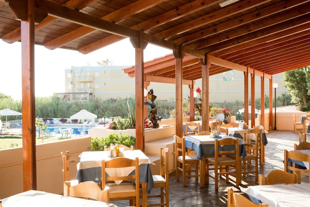 Albatross Hotel