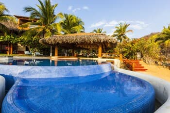 Casa Manzanillo