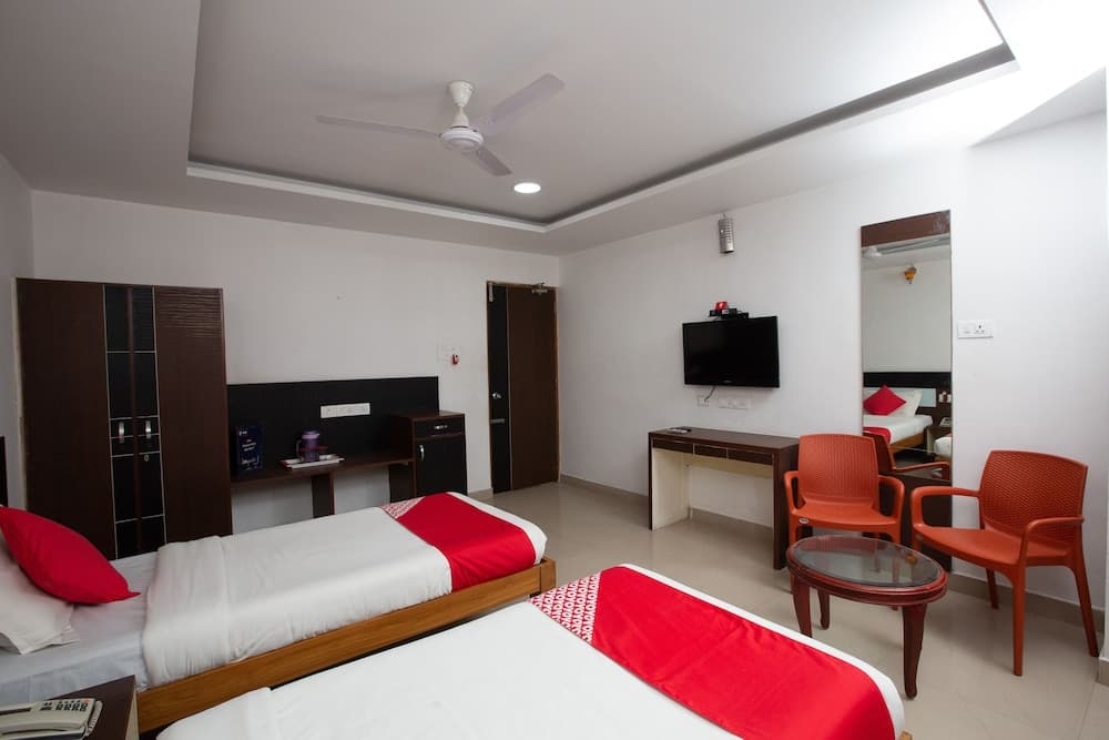 OYO 26947 The Lavish