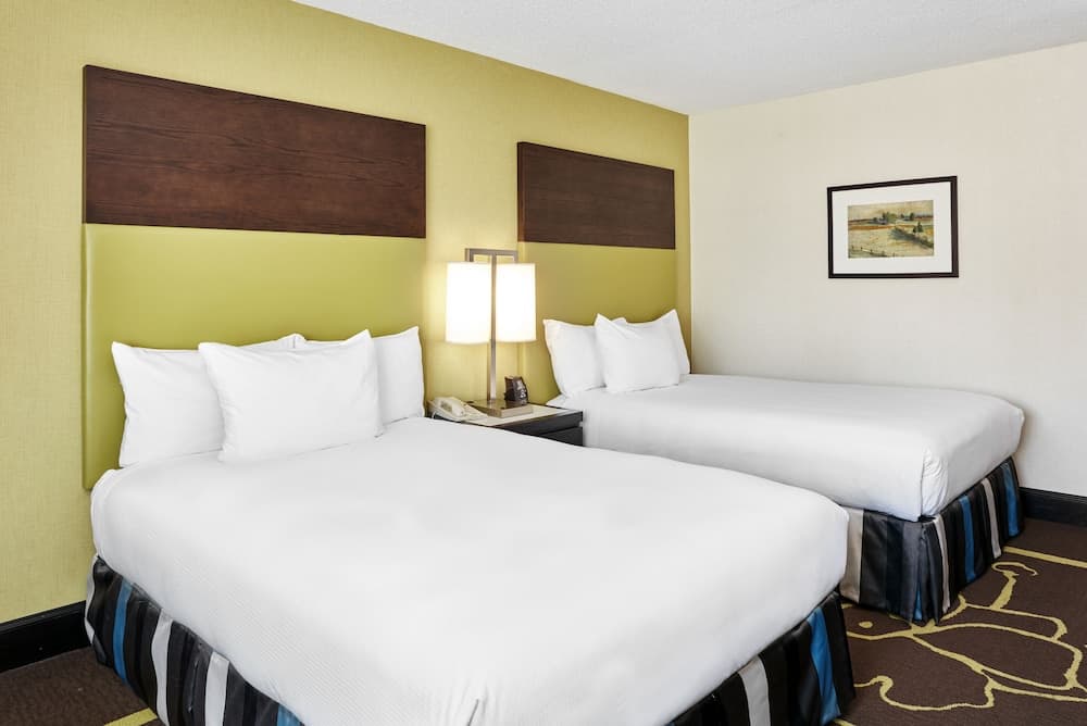DOUBLETREE BY HILTON CHARLOTTE