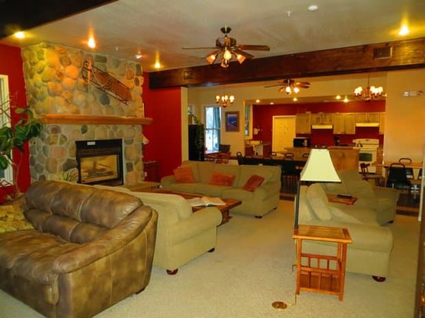 Crested Butte Lodge and Hostel
