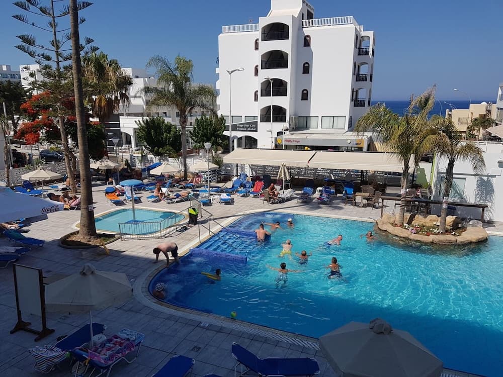 Melini Hotel Suites