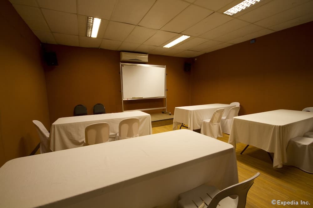 Holiday Spa Hotel
