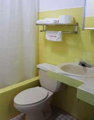 Tinian Lorilynn Hotel