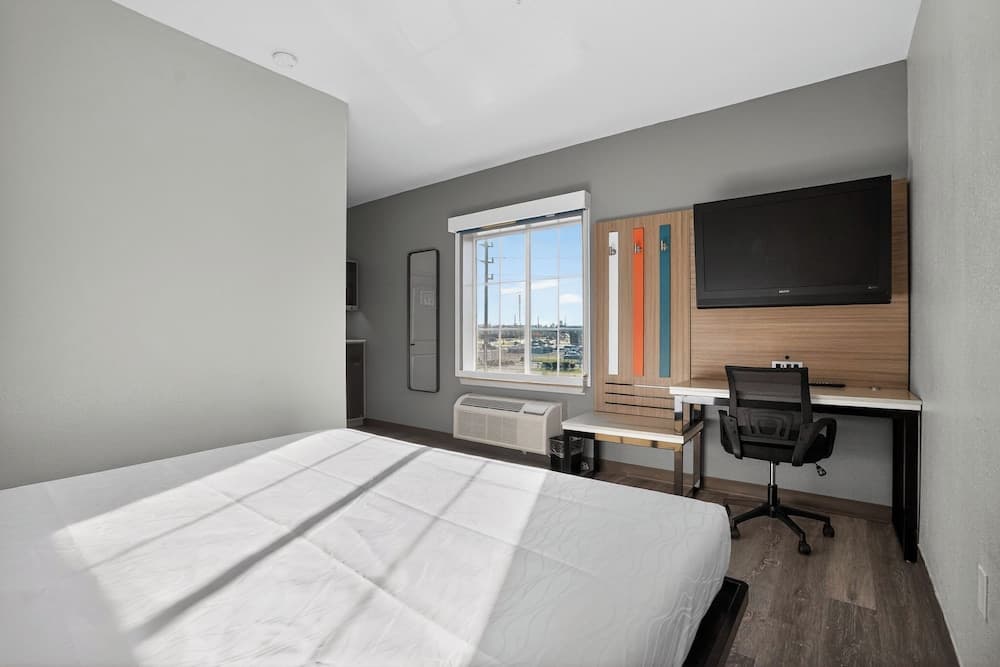 Motel 6-Houston, TX - Spring