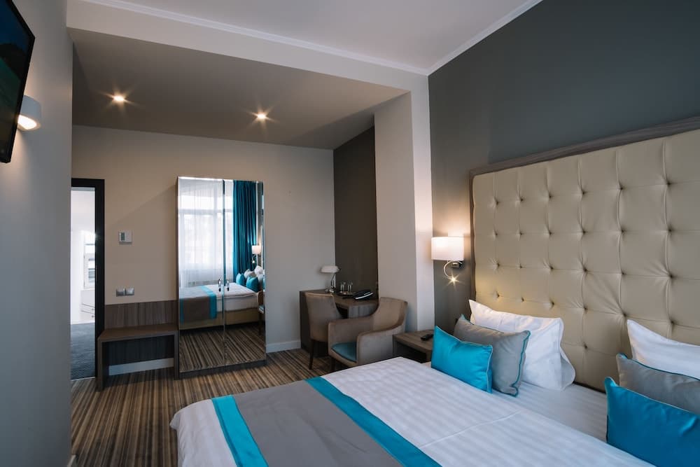 Norm Hill Hotel