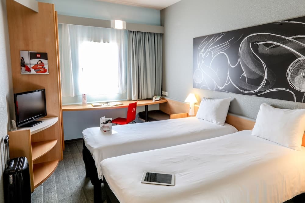 ibis Orange Sud