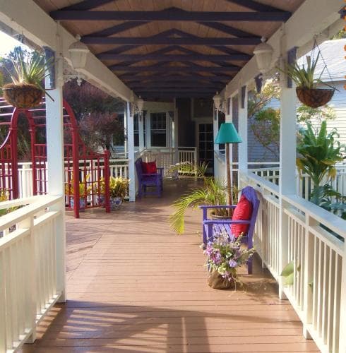 Jacaranda Inn