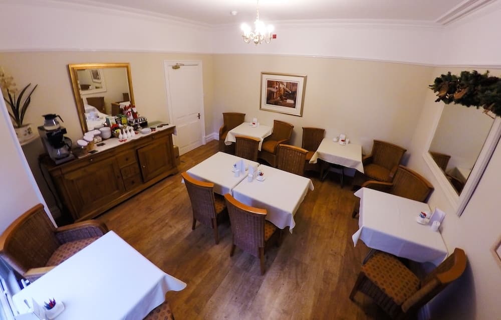Dene House