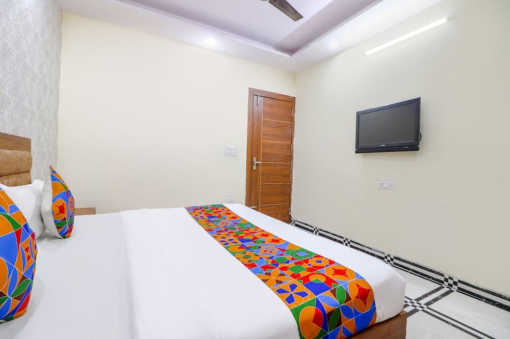 Fabhotel Starlight