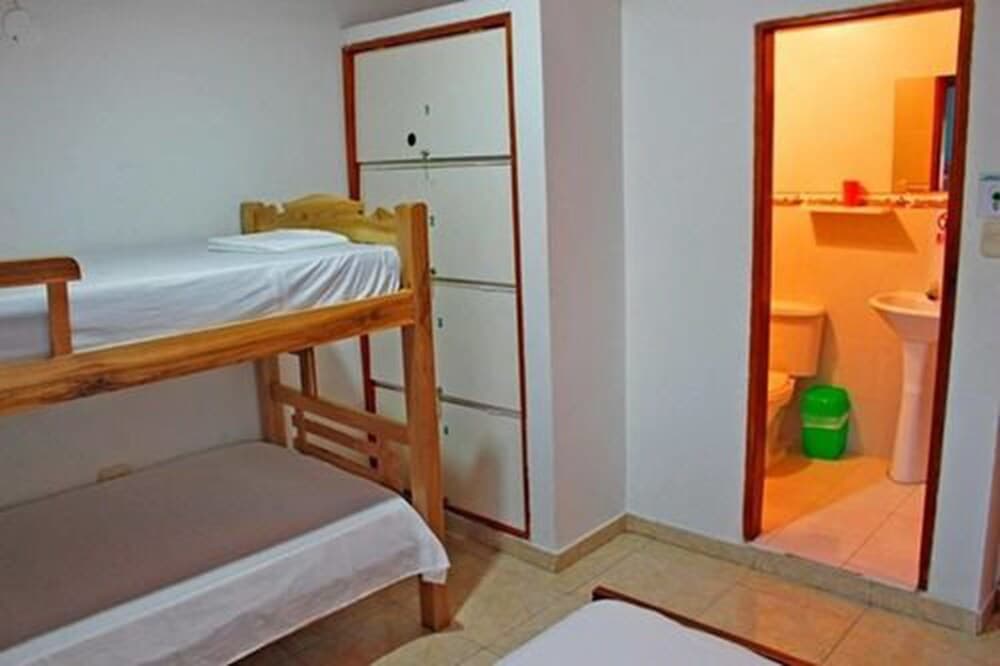 Hostal Kiwi B&B