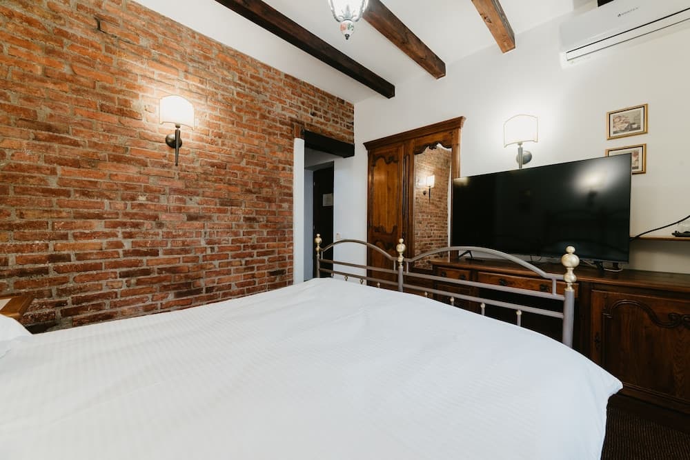 Topaz Boutique Hotel