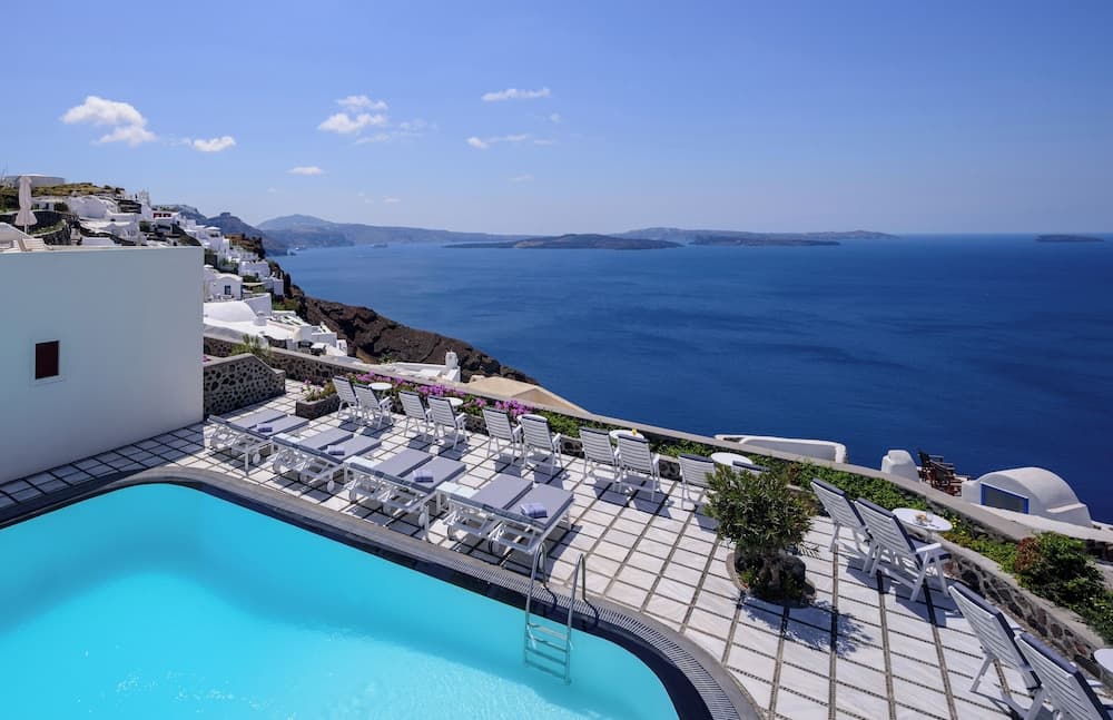 Nikos Villas