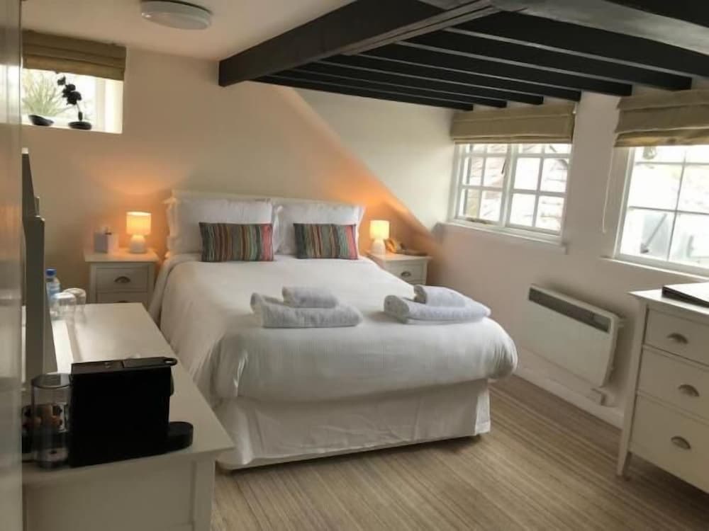 Mariners Hotel