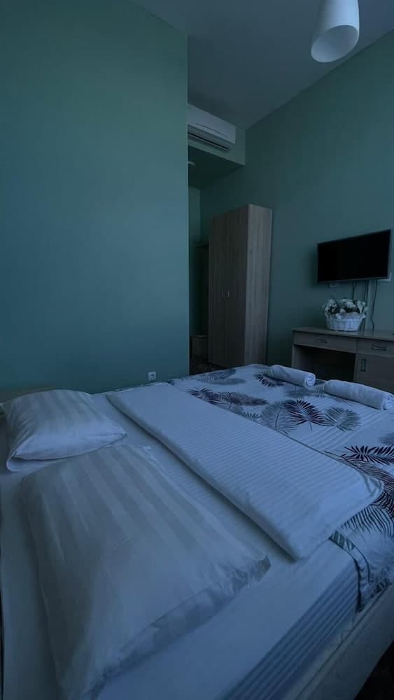 Elysian Hotel