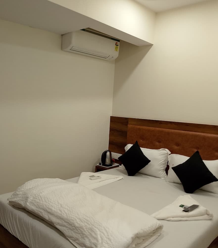 Glitz Hotels AR Residency