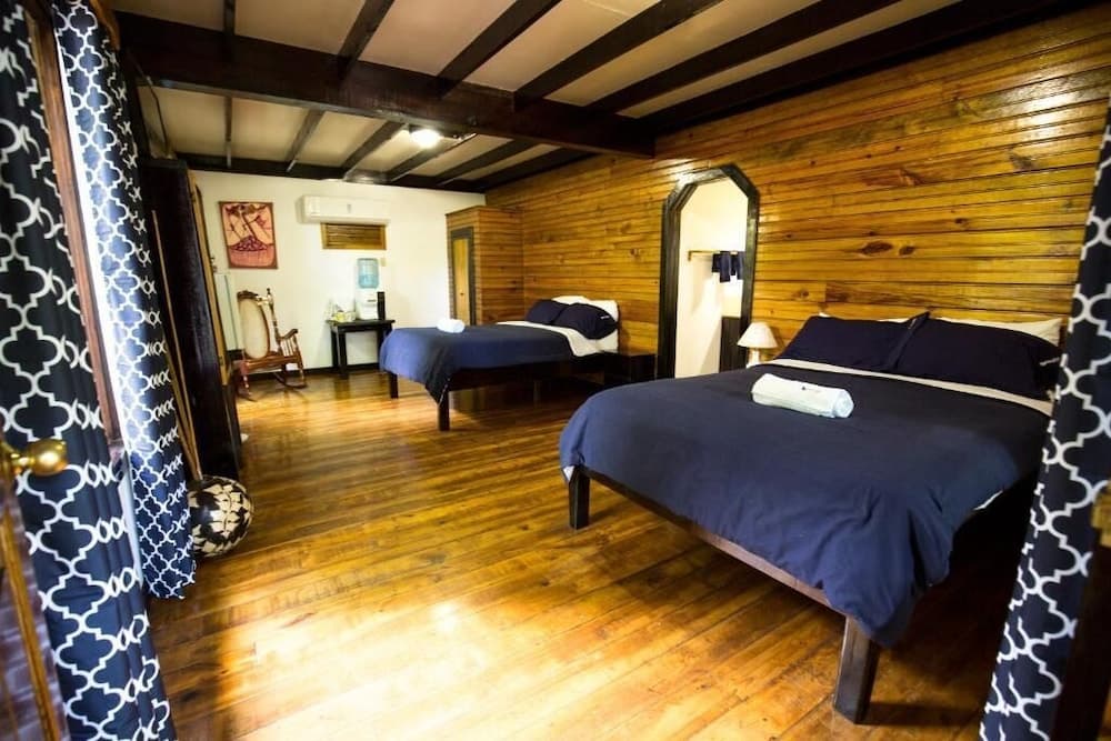 Mango Inn