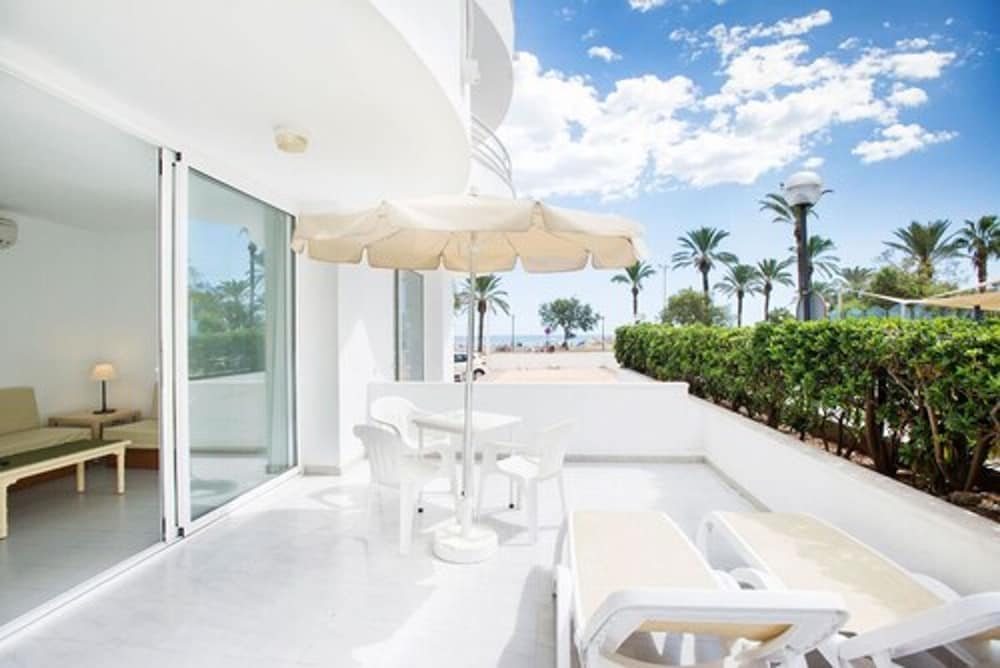 Morito Beach Apartments