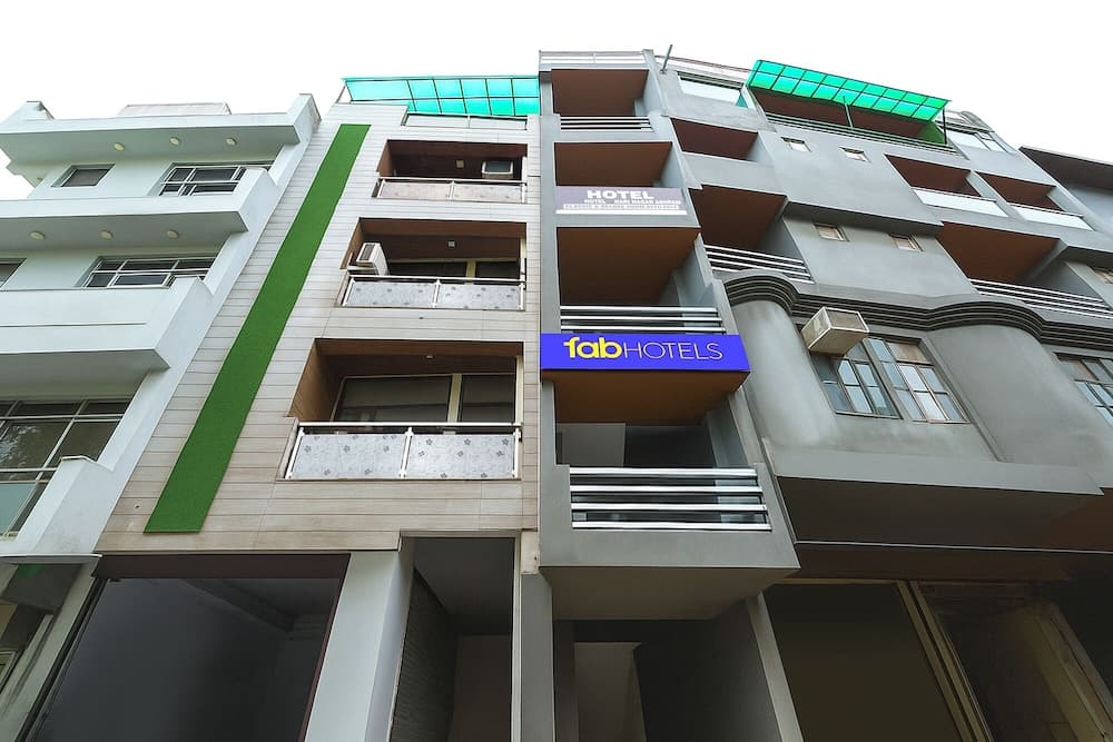 Fabhotel Hari Nagar Ashram