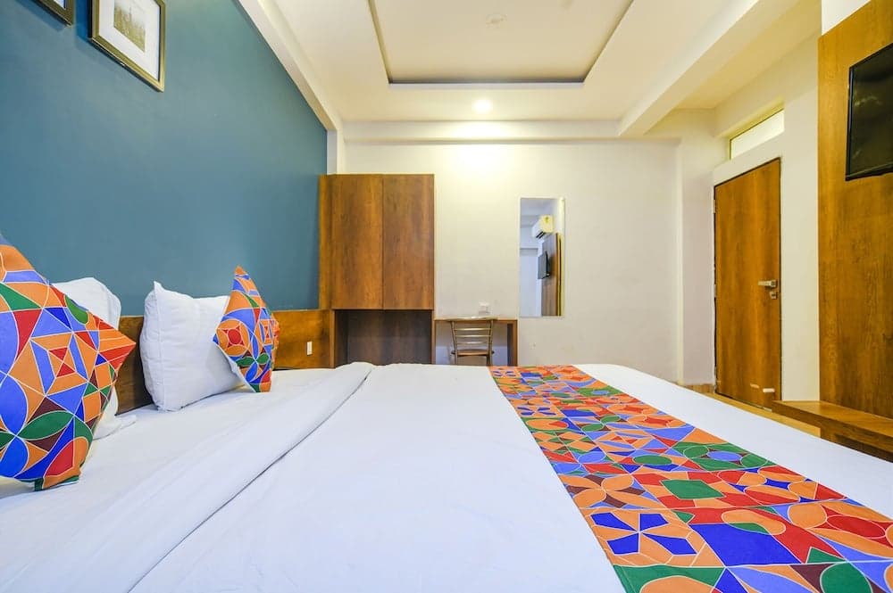 FabHotel Hello Homz