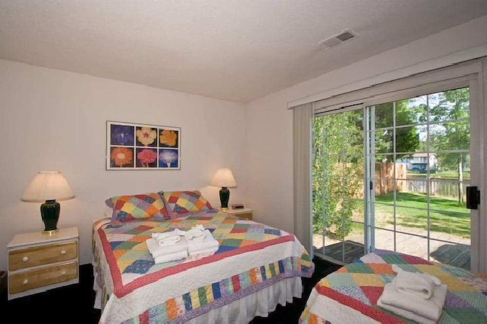 2136 Venice Dr.