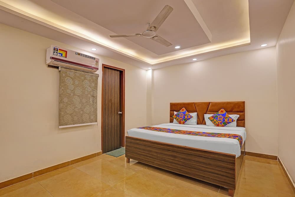 Fabhotel Moonlight & Banquets