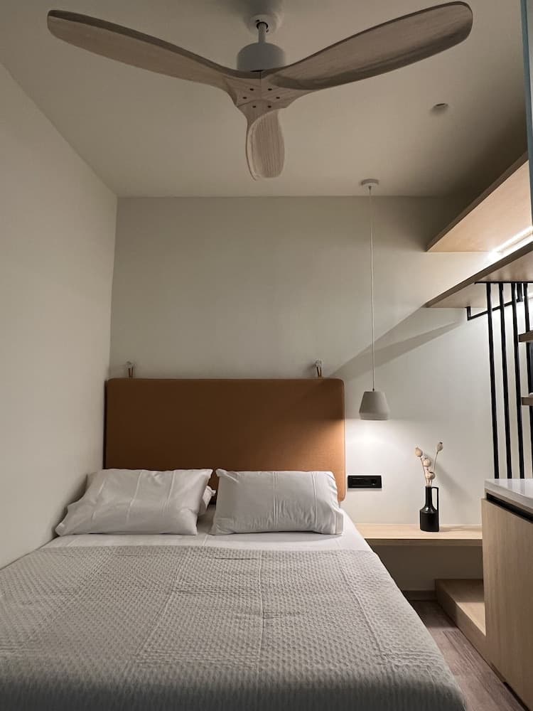 Yria Hotel