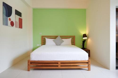 Avenue B&b