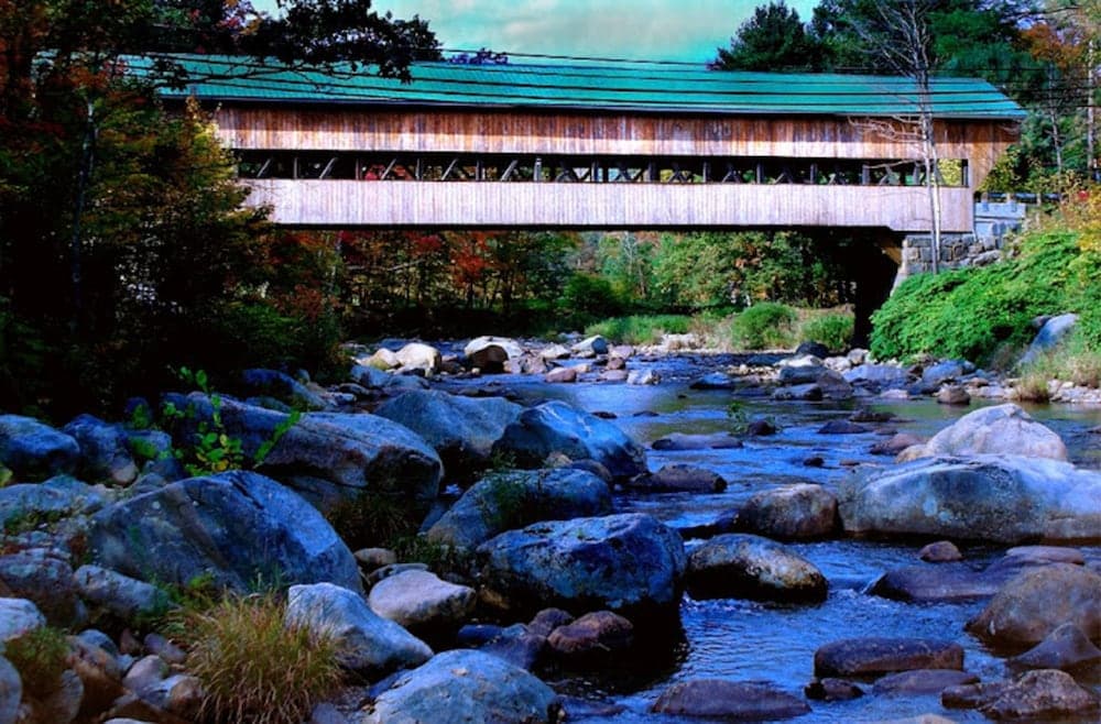 Covered Bridge River View Lodge