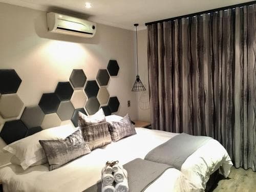 Feathers Lodge Boutique Hotel