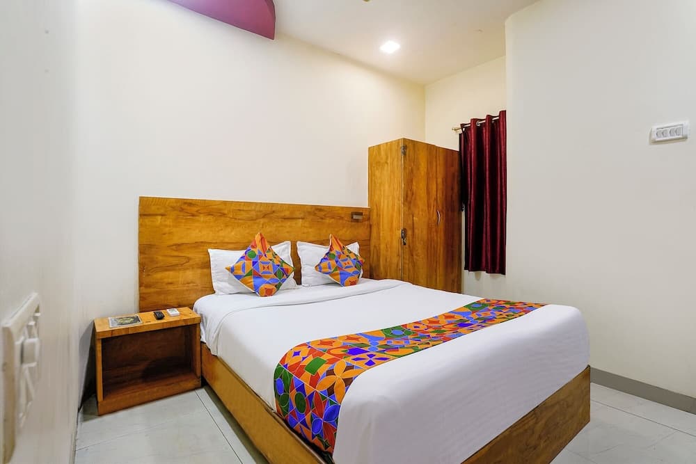 Fabhotel Mumbai Inn