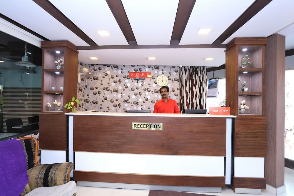OYO 25093 Hotel Thamam