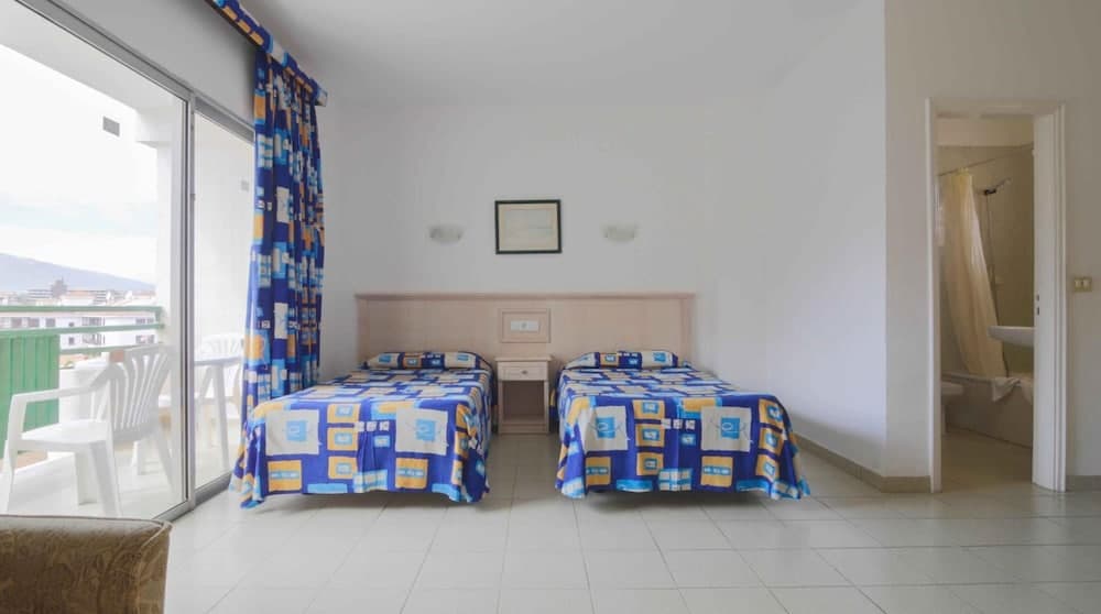 Apartamentos La Carabela