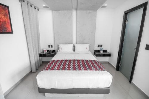 Six Hotel