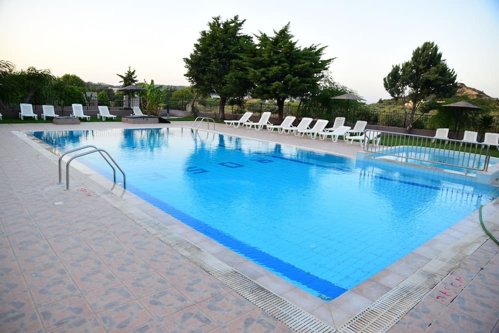 Rose Hotel