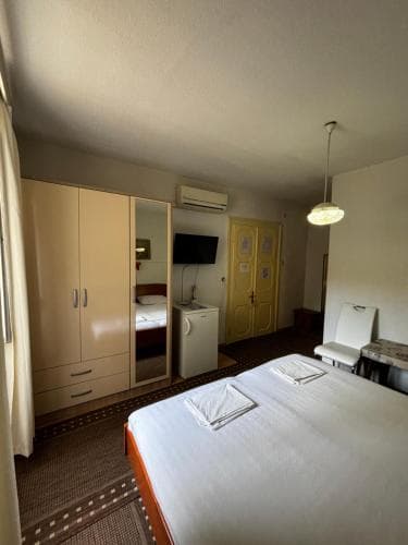 Accommodation Vitaic Guest House