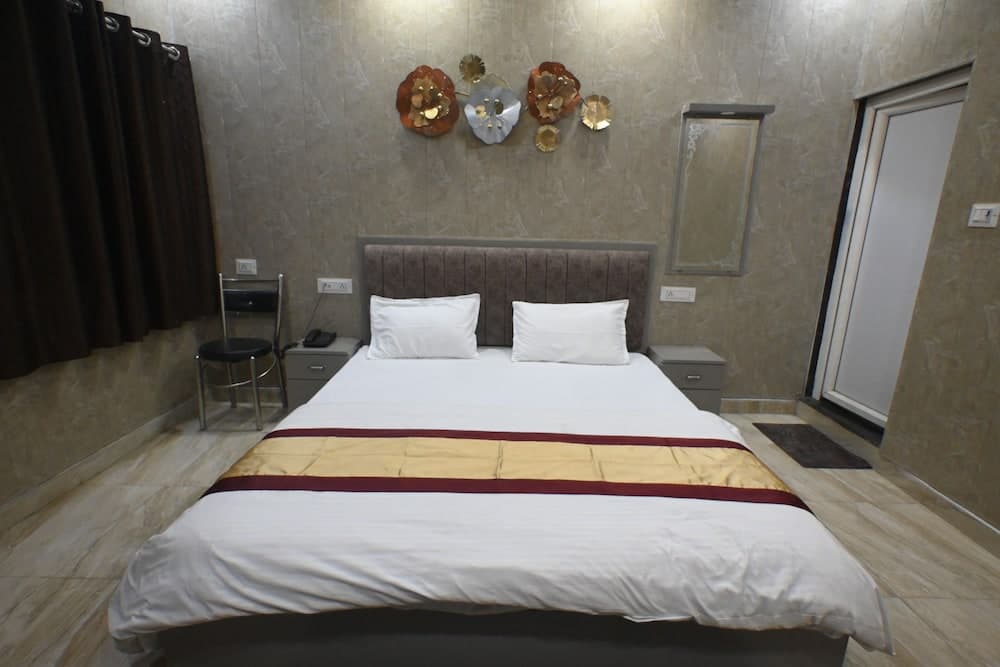 sandhya paying guest house