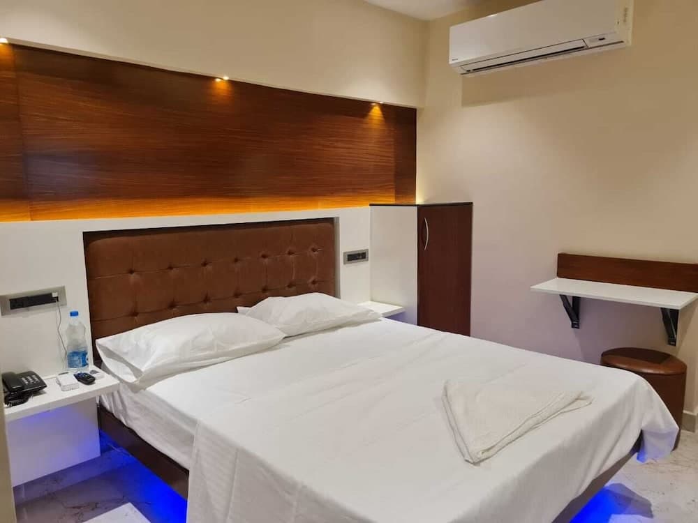 Hotel Sannidhi