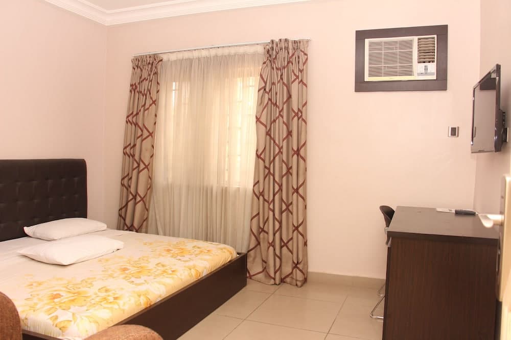 Kriscane Suites Annex