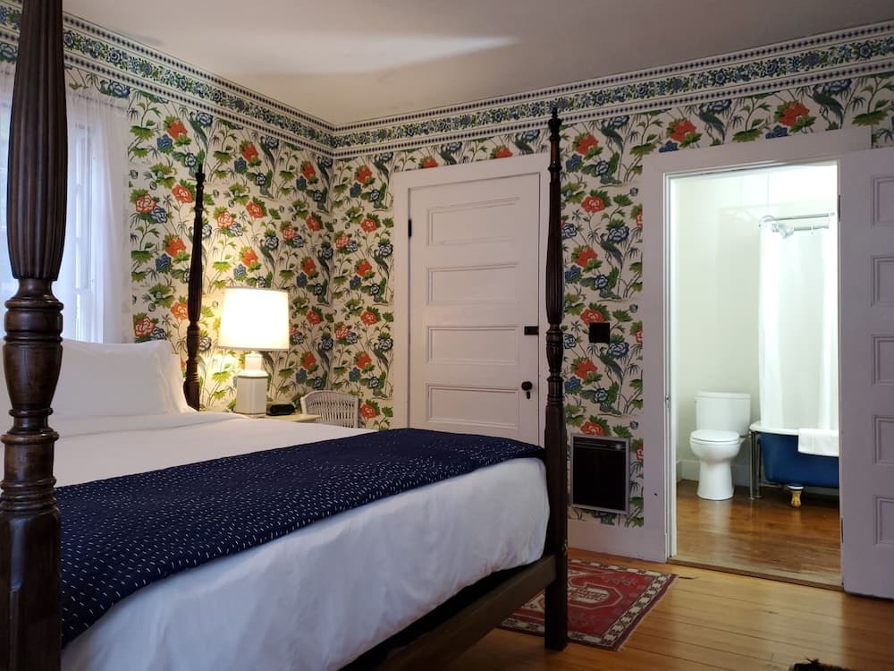 Harbourside Inn
