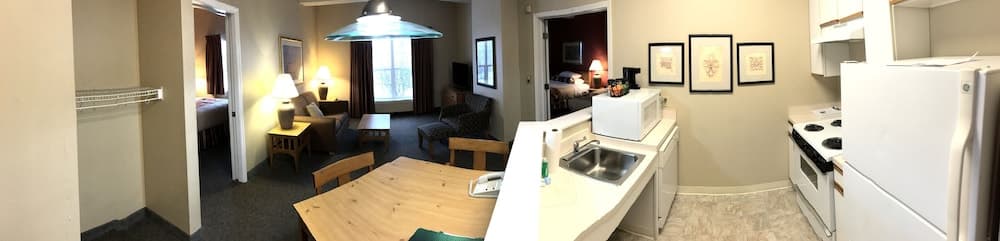 CrestHill Suites Albany